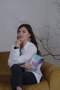 Limon.turov.direktor.work Лимон туров Директор с блокнотом